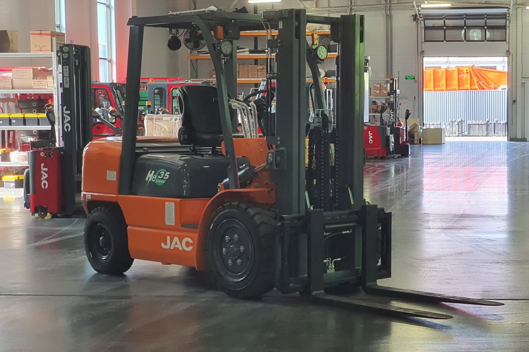 JAC CPD35He 156V